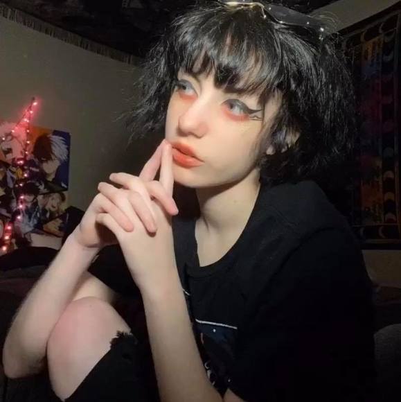 Meet your Posher, Kail - Picture 1 of 1